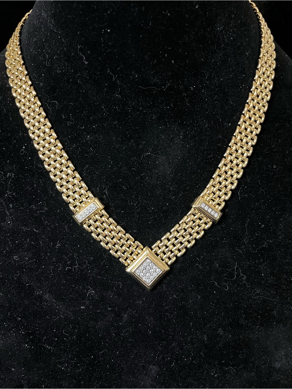 Vintage 1984 AVON Pavé Rhinestone Gold Tone Panther Link Necklace 1818